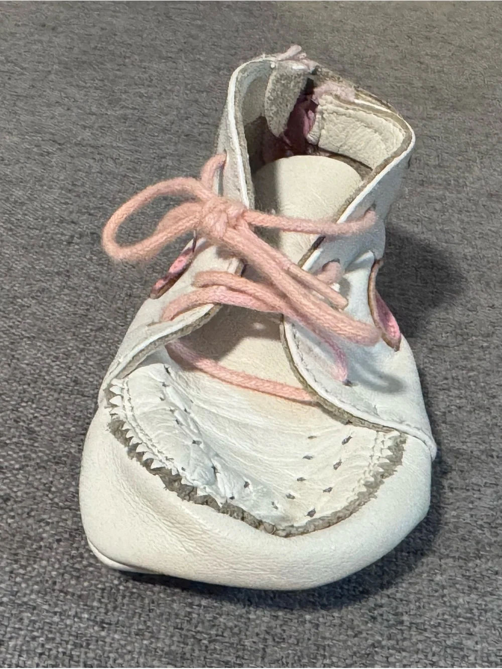 VTG 1980s Nike Sweet Dreams Newborn Crib Shoes with Original Keepsake Tin